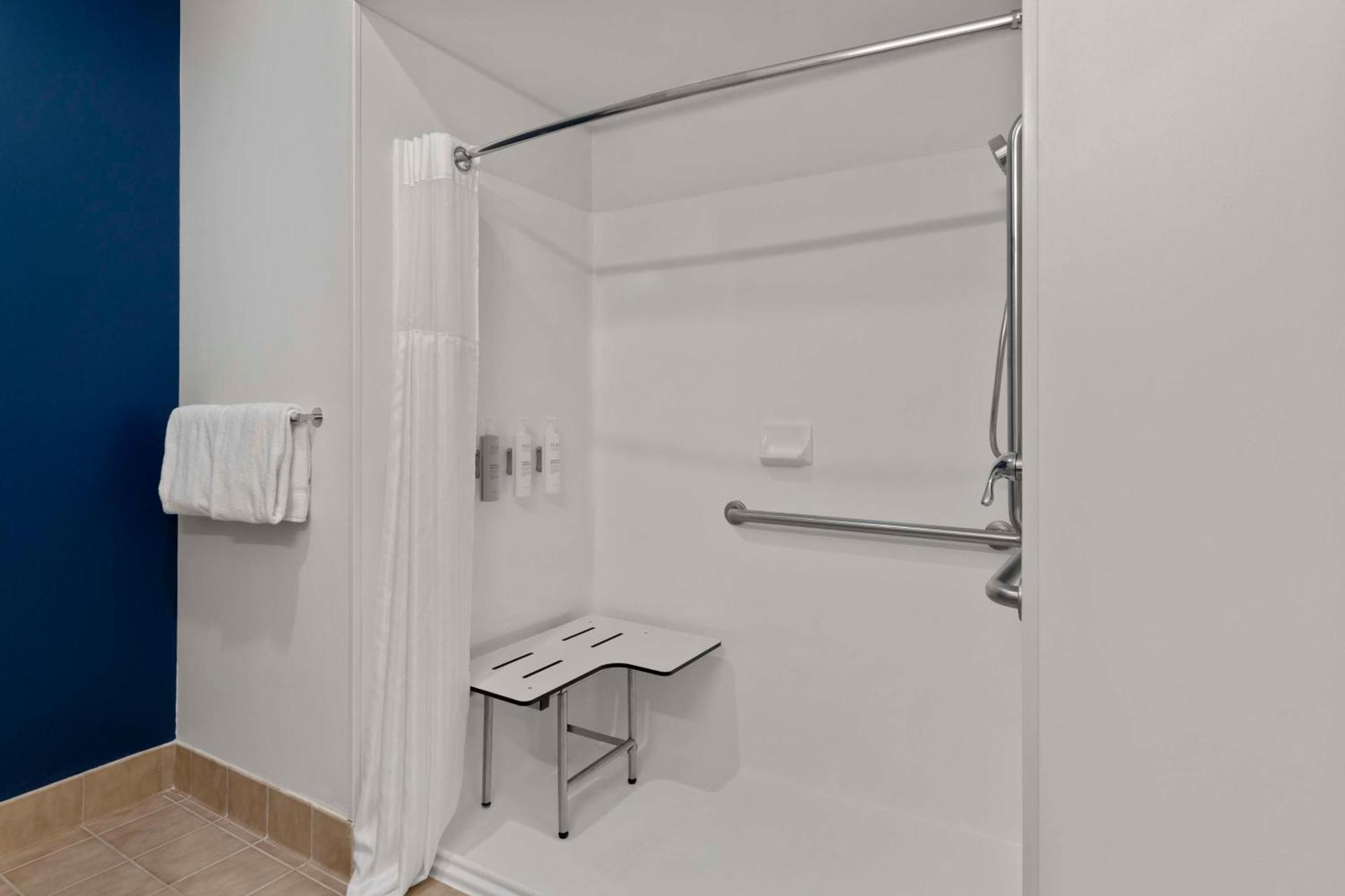 Spark By Hilton Newcomerstown Εξωτερικό φωτογραφία