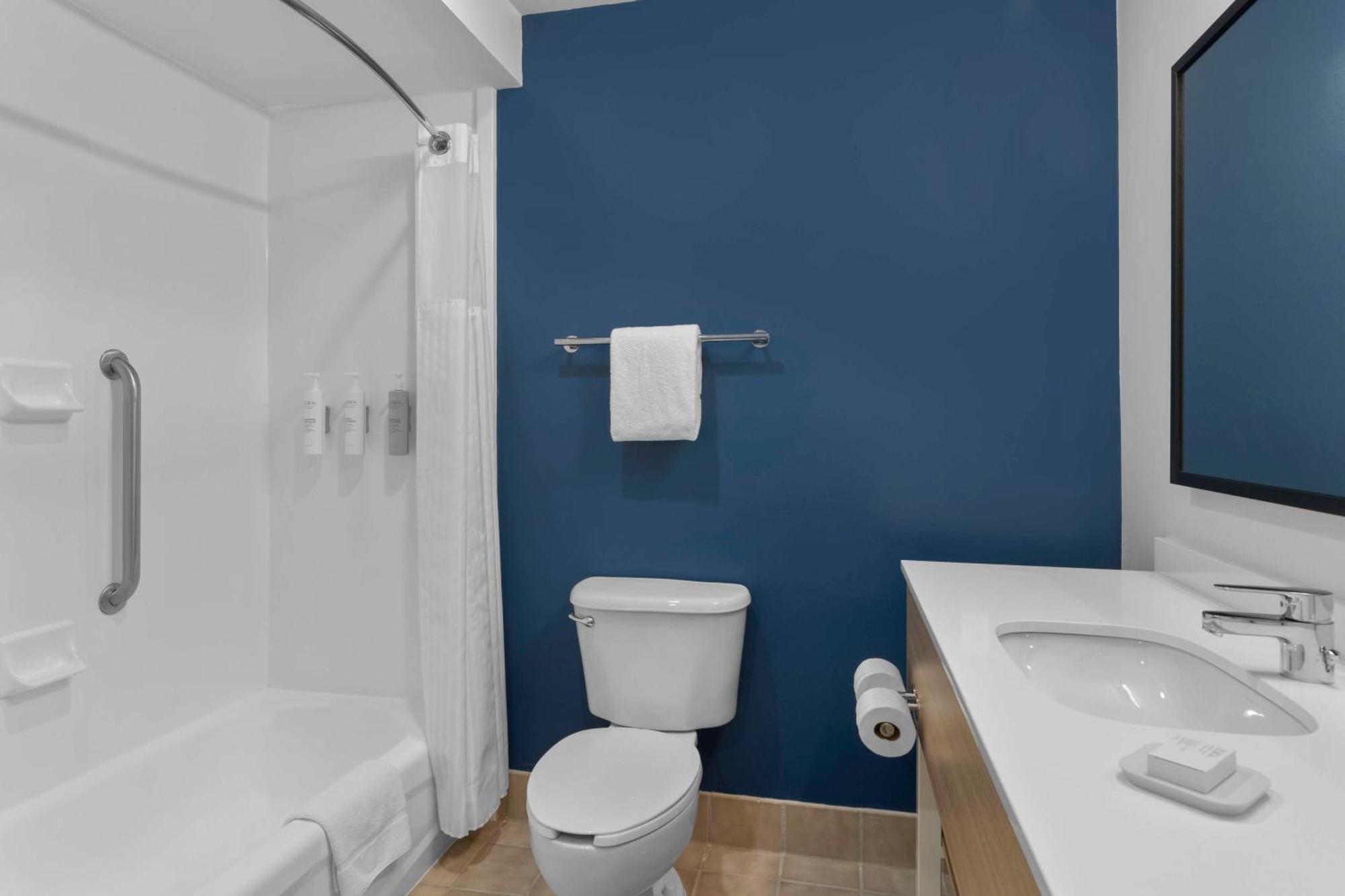 Spark By Hilton Newcomerstown Εξωτερικό φωτογραφία